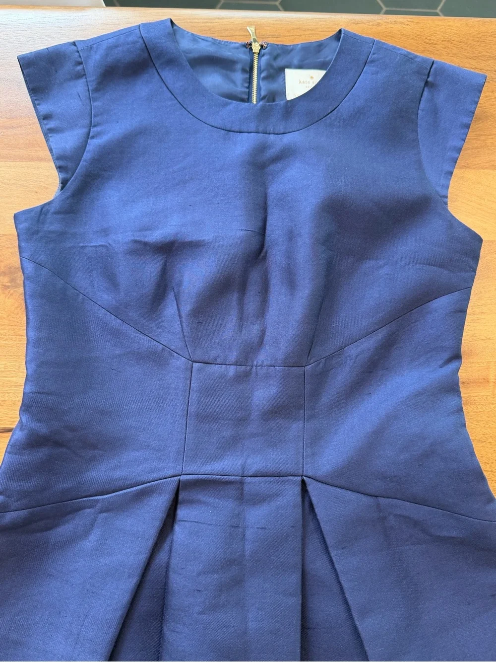 kate spade Silk ‘Vail’ Dress w/ Pleats and Cap Sleeve in Navy Size 6